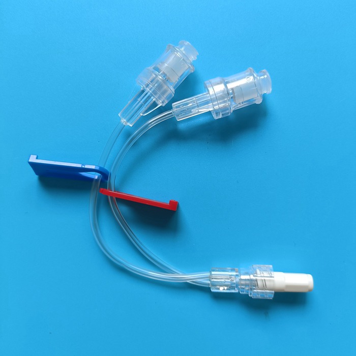 Needleless patient IV infusion tube with Needle-Free connector.jpg