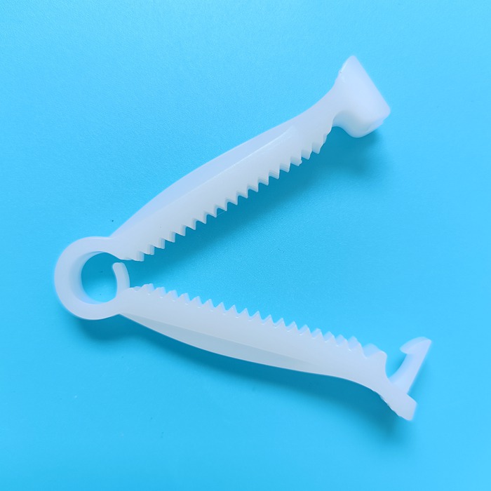 umbilical cord clamps, Pig tail ureteral catheter clip 1.jpg