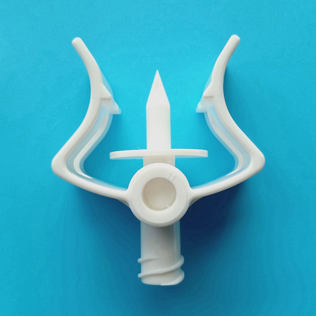 Chemotherapy cancer drug dispensing valve vented mini spike, chemical treatment dual membrane vial needle adapters.jpg
